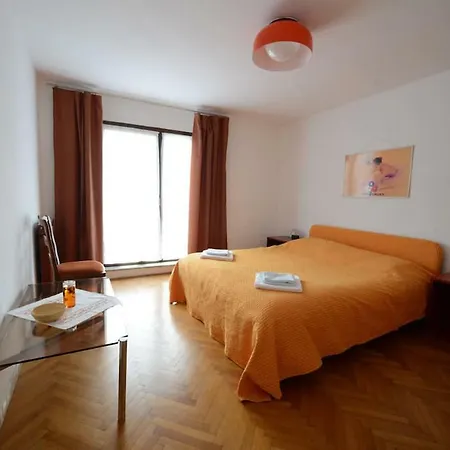Anton Apartment *